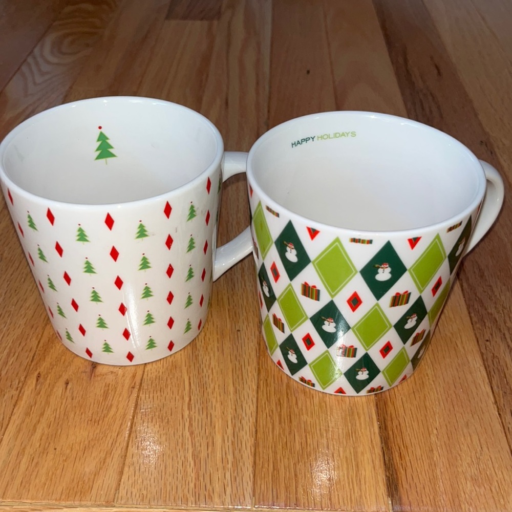-🎄 Starbucks Barista 2002 and 2003 holidays two Mugs